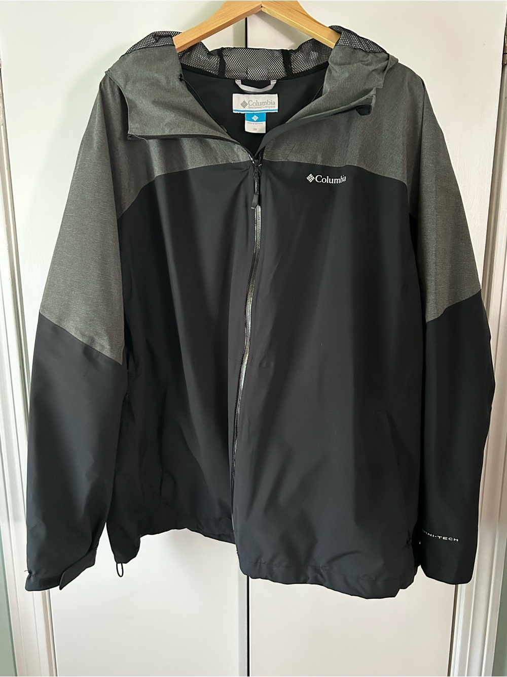 Columbia Women’s Plus Rain Jacket